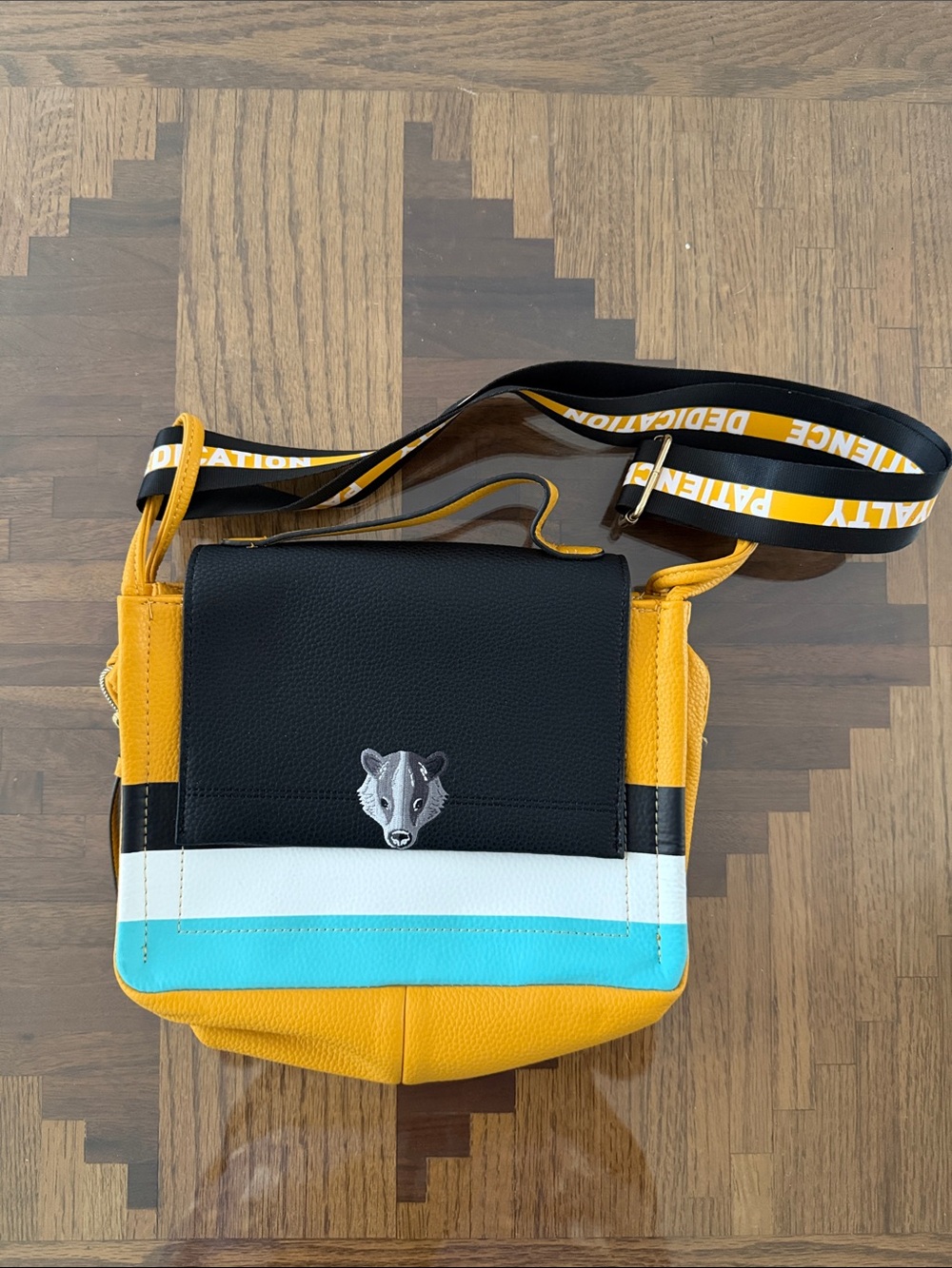 Danielle Nicole Harry Potter Hufflepuff Crossbody Bag